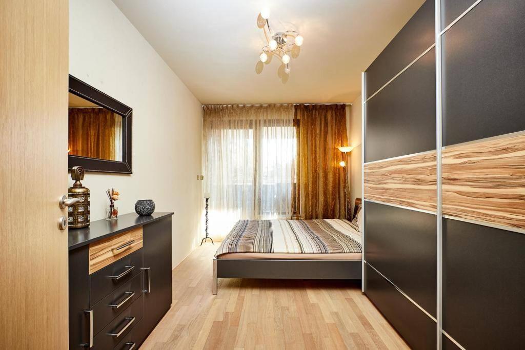 Luxury Apartment In Prague And Free Parking Esterno foto