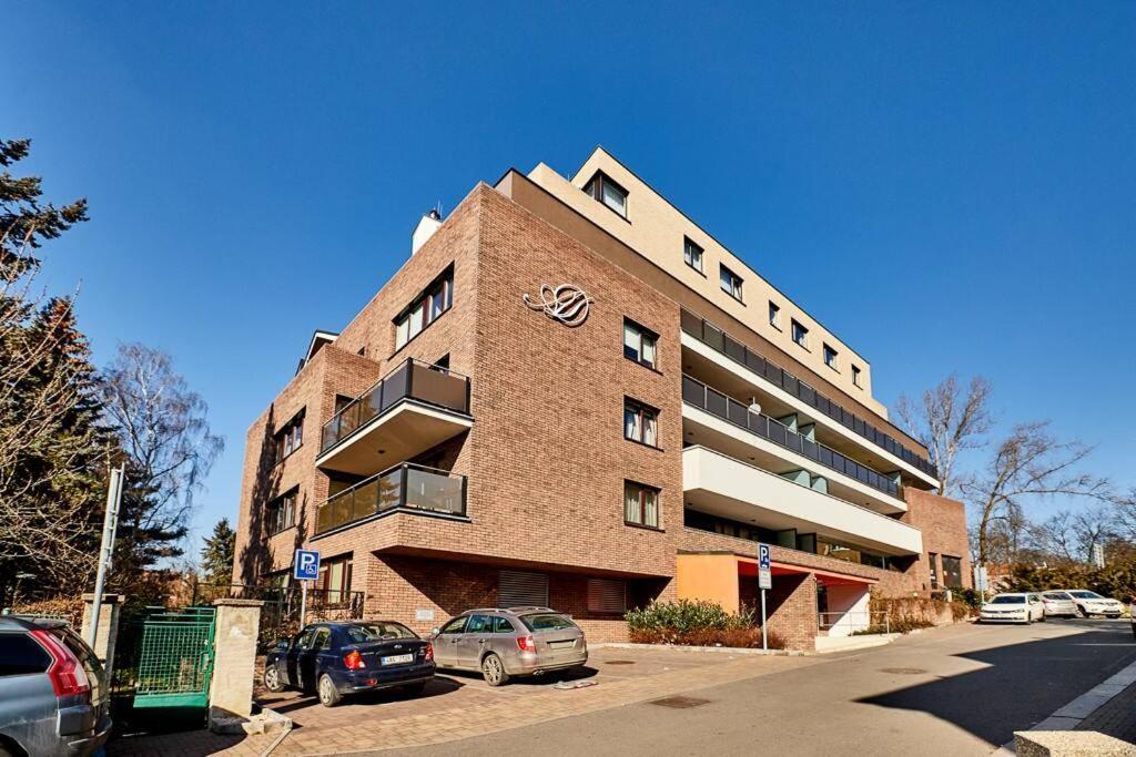 Luxury Apartment In Prague And Free Parking Esterno foto