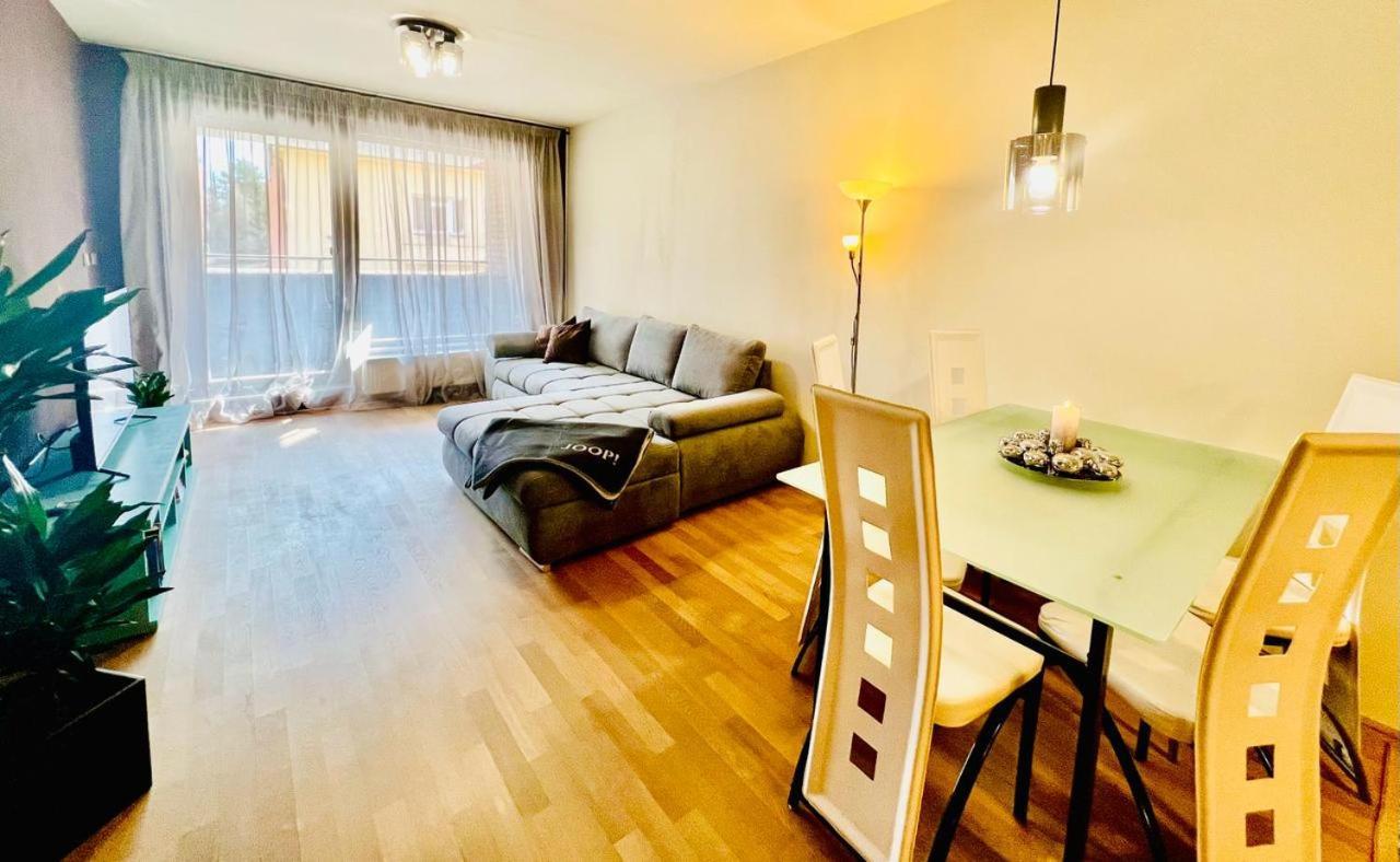 Luxury Apartment In Prague And Free Parking Esterno foto