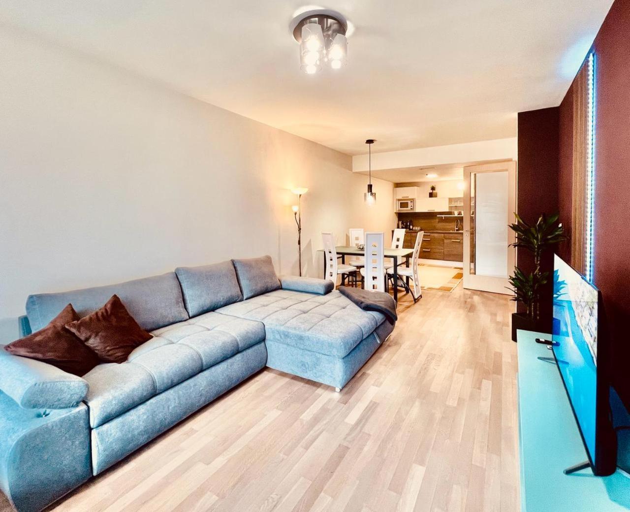 Luxury Apartment In Prague And Free Parking Esterno foto
