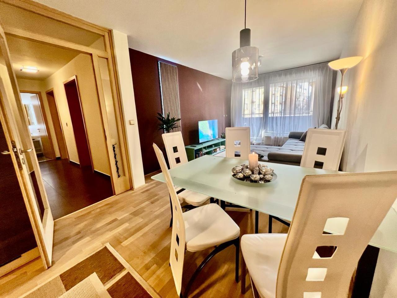 Luxury Apartment In Prague And Free Parking Esterno foto