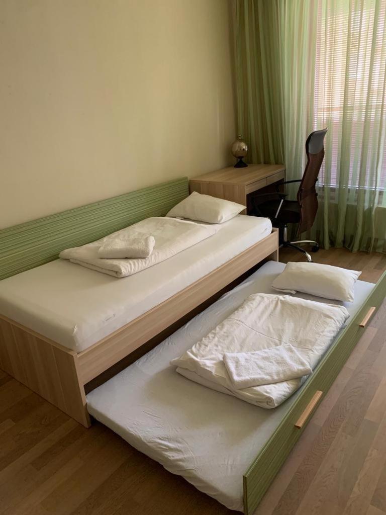 Luxury Apartment In Prague And Free Parking Esterno foto