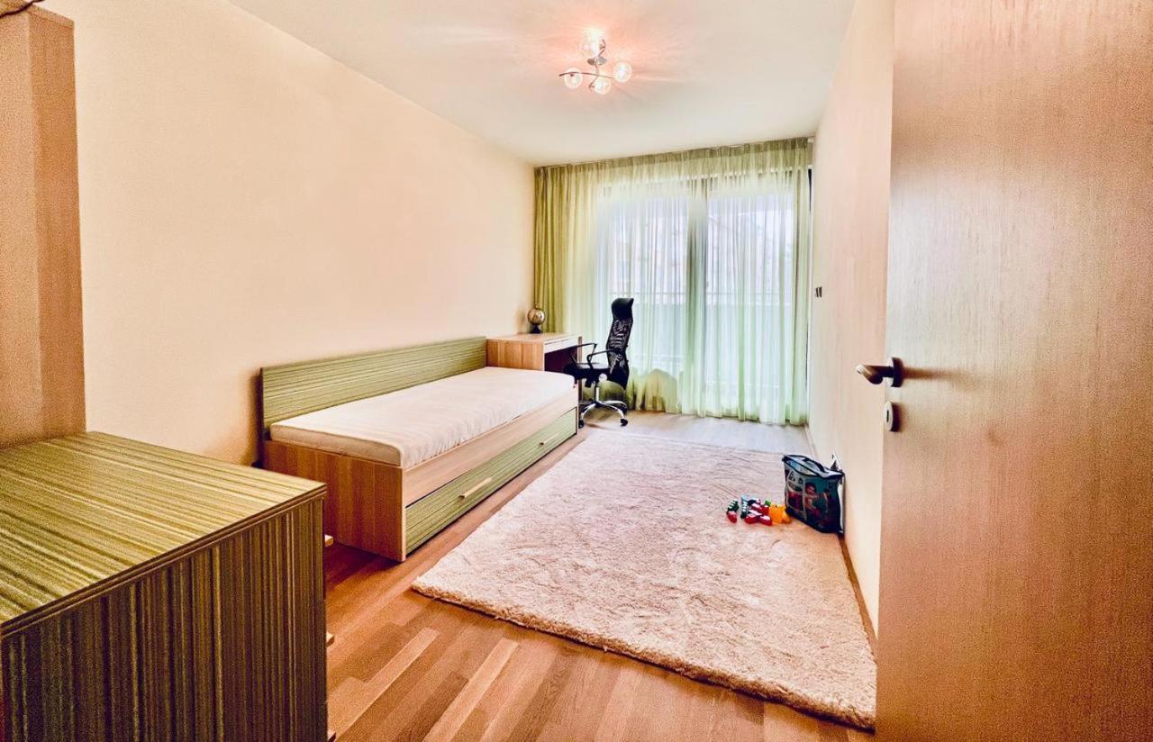 Luxury Apartment In Prague And Free Parking Esterno foto
