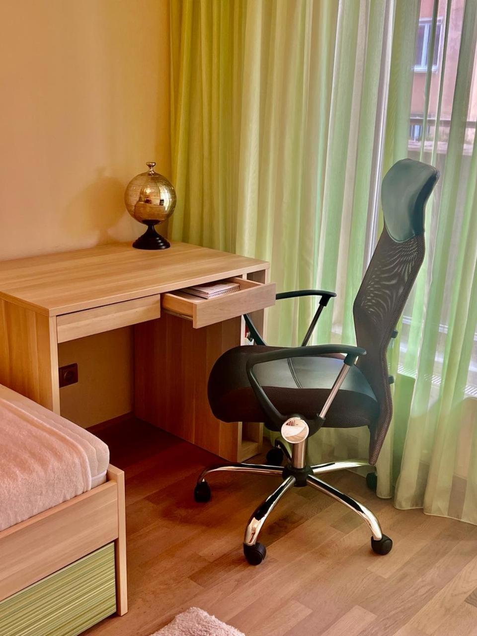 Luxury Apartment In Prague And Free Parking Esterno foto
